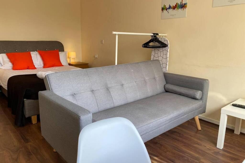 Conveniently Situated 1Bed Apt In Stretford Apartment Manchester Luaran gambar